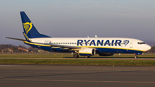 Boeing 737-800 (winglets) 9H-QCY operated by Ryanair