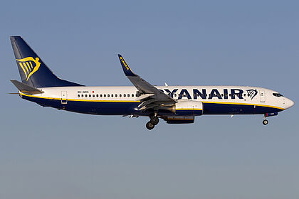 Boeing 737-800 (winglets) 9H-QDG operated by Ryanair