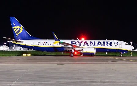 Boeing 737 9H-VUT operated by Ryanair
