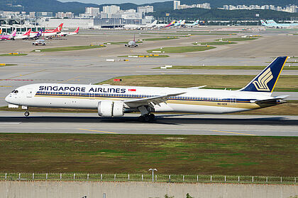 Unknown 9V-SCR operated by Singapore