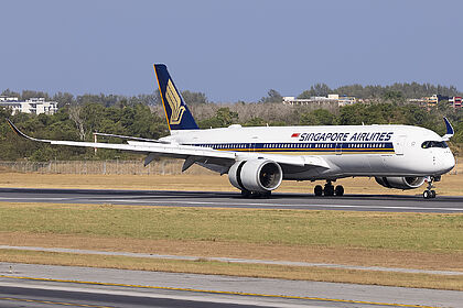 Unknown 9V-SHA operated by Singapore