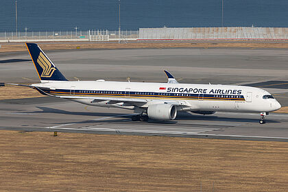 Unknown 9V-SMN operated by Singapore