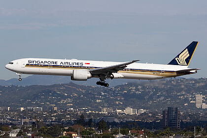 Unknown 9V-SWH operated by Singapore