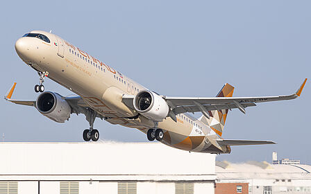 Airbus A320 A6-LRK operated by Etihad