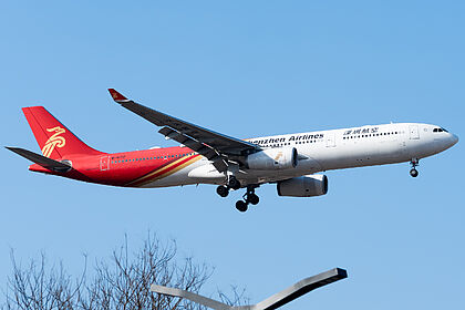 Unknown B-1072 operated by Shenzhen
