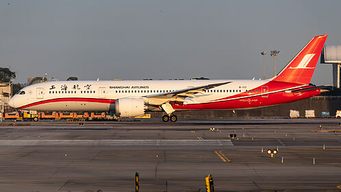 Unknown B-1112 operated by China Eastern