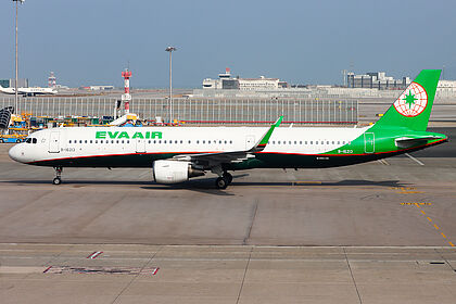 Unknown B-16213 operated by EVA Air