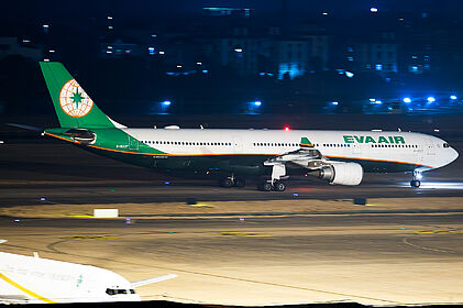 Unknown B-16337 operated by EVA Air
