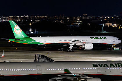 Unknown B-16720 operated by EVA Air
