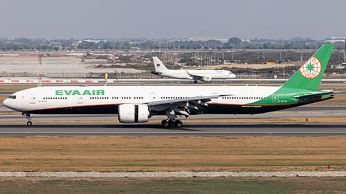 Unknown B-16733 operated by EVA Air