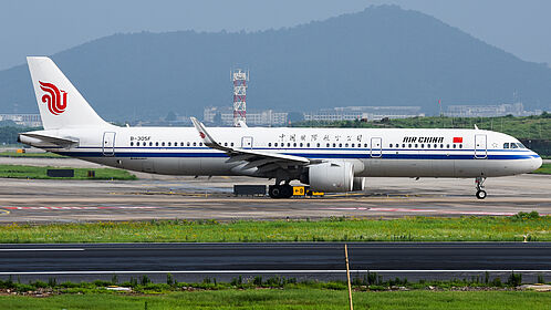 Unknown B-305F operated by Air China