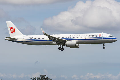Unknown B-325M operated by Air China