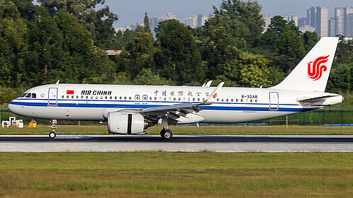 Unknown B-32AR operated by Air China