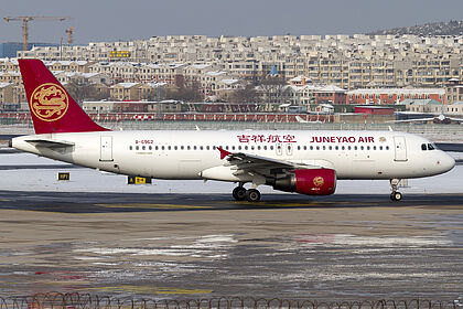 Airbus A320 B-6962 operated by Juneyao