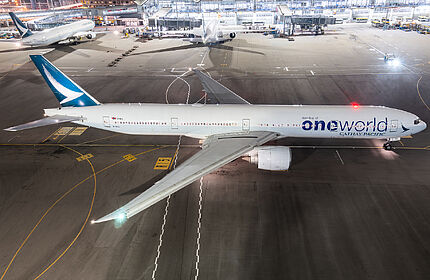 Boeing 777-300ER Passenger B-KQL operated by Cathay Pacific