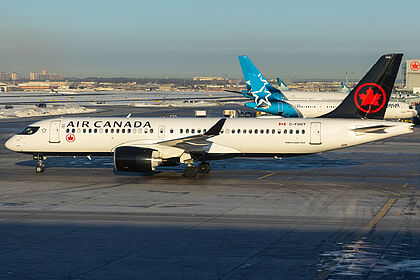 Unknown C-FHOY operated by Air Canada