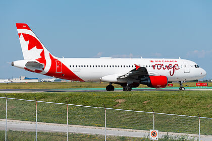Airbus A320 C-GFDU operated by Air Canada