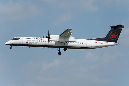 Bombardier Dash 8 Q400 / DHC-8-400 C-GGOF operated by Air Canada