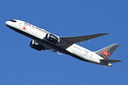 Boeing 787-8 C-GHPQ operated by Air Canada