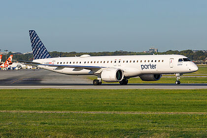 Unknown C-GZQK operated by Porter