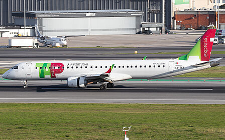 Embraer 195 CS-TAW operated by TAP Air Portugal