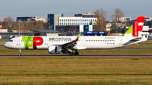 Unknown CS-TJN operated by TAP Air Portugal
