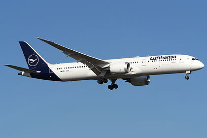 Unknown D-ABPD operated by Lufthansa