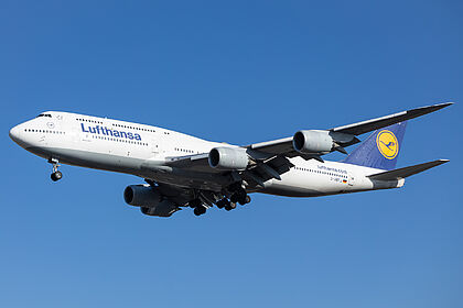 Unknown D-ABYJ operated by Lufthansa