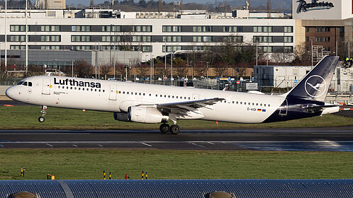 Airbus A321 D-AIDI operated by Lufthansa
