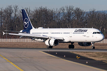 Airbus A319 D-AIDJ operated by Lufthansa