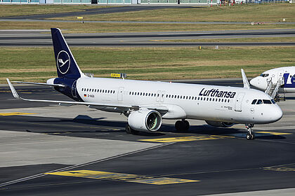 Airbus A320 D-AIEA operated by Lufthansa