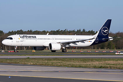 Airbus A320 D-AIEG operated by Lufthansa