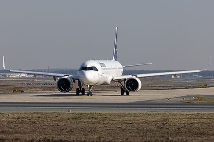 Unknown D-AIEO operated by Lufthansa