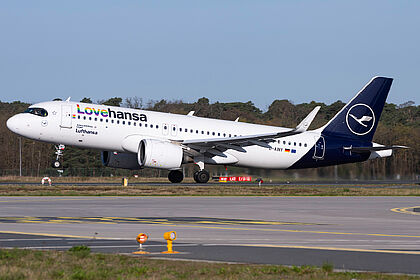 Airbus A320 NEO D-AINY operated by Lufthansa