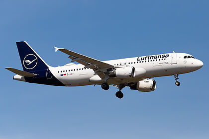 Airbus A320 D-AIQT operated by Lufthansa