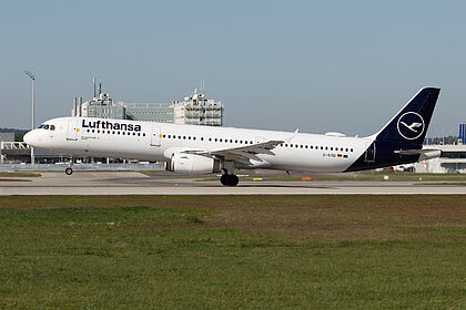 Airbus A321 D-AISB operated by Lufthansa