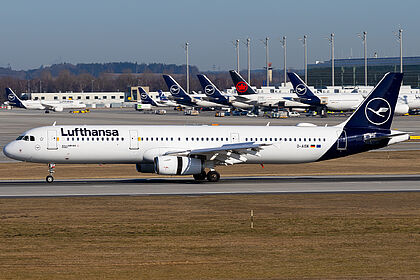 Airbus A321 D-AISK operated by Lufthansa