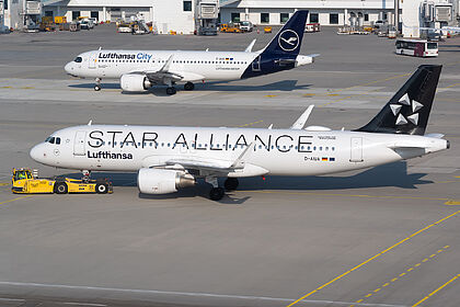 Airbus A320 D-AIUA operated by Lufthansa