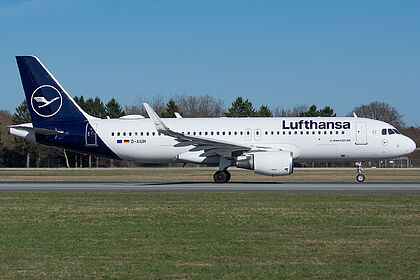 Airbus A320 D-AIUM operated by Lufthansa