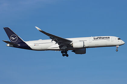 Unknown D-AIXF operated by Lufthansa