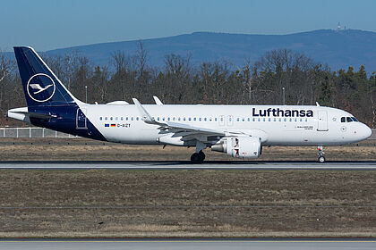 Airbus A320 (sharklets) D-AIZT operated by Lufthansa