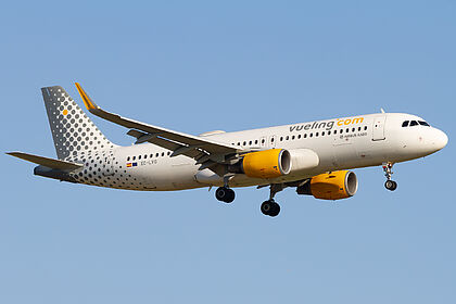 Airbus A320 (sharklets) EC-LVO operated by Vueling