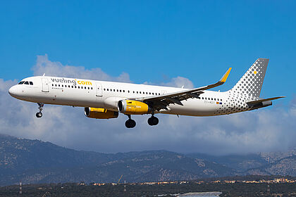 Airbus A321 (sharklets) EC-MGY operated by Vueling