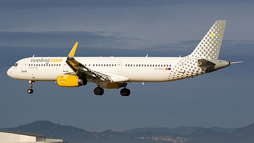 Airbus A321 EC-MHS operated by Vueling