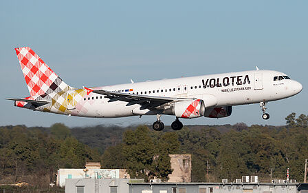 Airbus A320 EC-NTM operated by Volotea