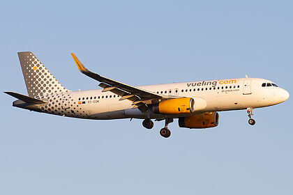 Airbus A320 (sharklets) EC-ODM operated by Vueling