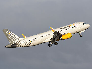Airbus A320 (sharklets) EC-OKG operated by Vueling
