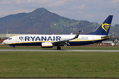 Boeing 737-800 (winglets) EI-DCK operated by Ryanair