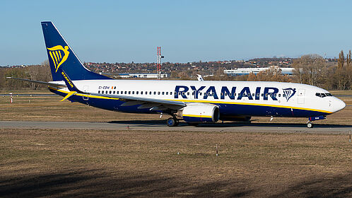 Unknown EI-EBW operated by Ryanair