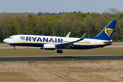 Boeing 737-800 (winglets) EI-EGA operated by Ryanair